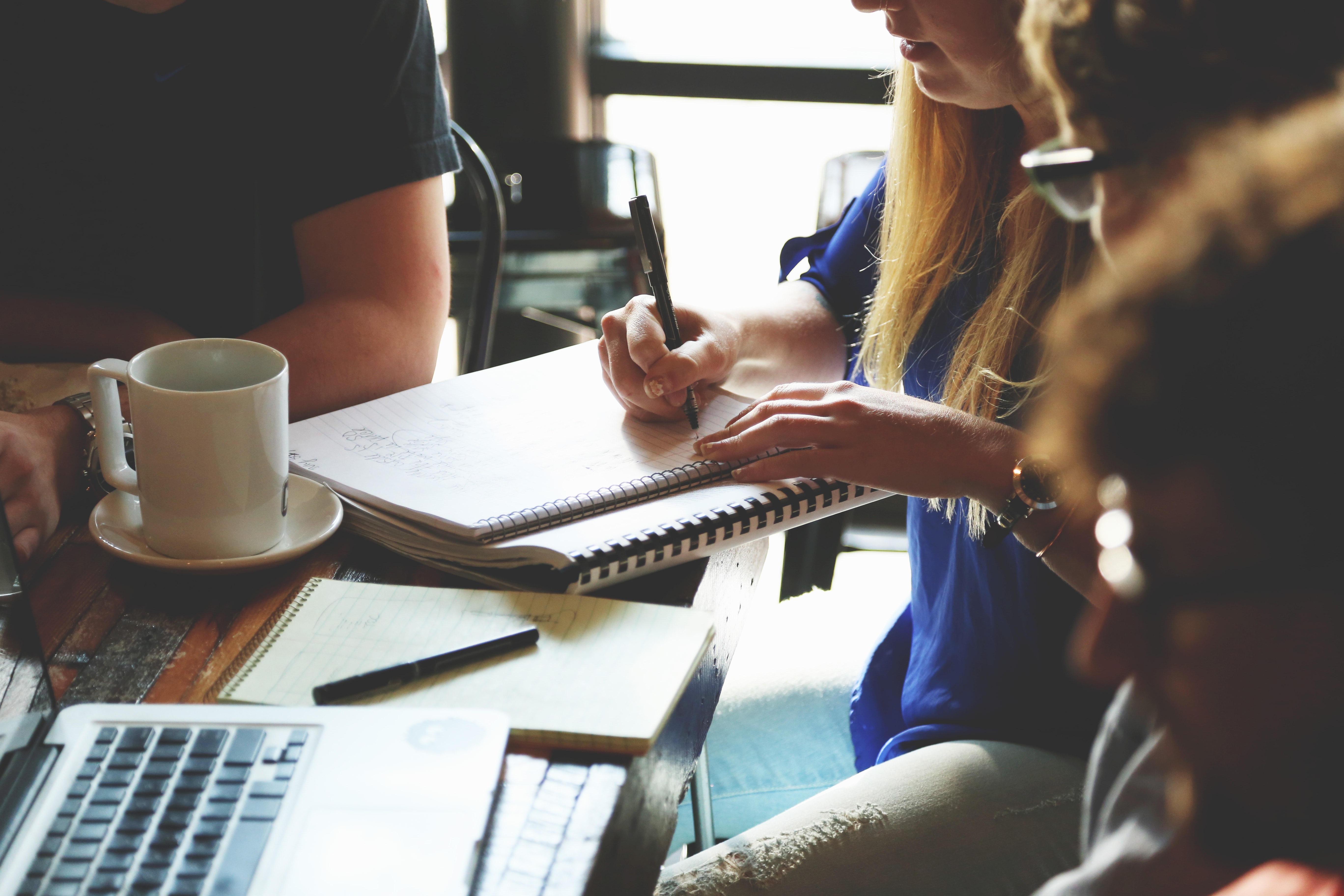 people-coffee-meeting-team-7096.jpg (1.55 MB)